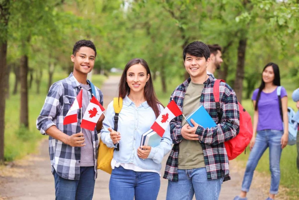 تحديثات جديدة للطلاب الأجانب في كيبيك فيما يتعلق بإعفاءات رسوم الدراسة الإضافية